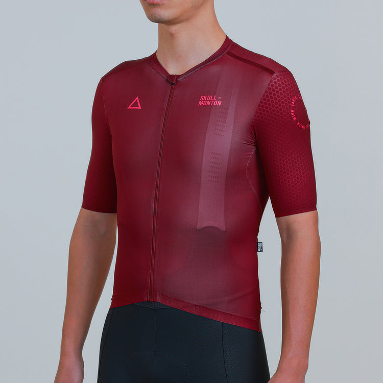 red cycing jesey