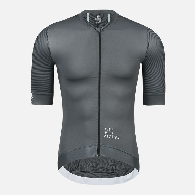 gray cycling jersey