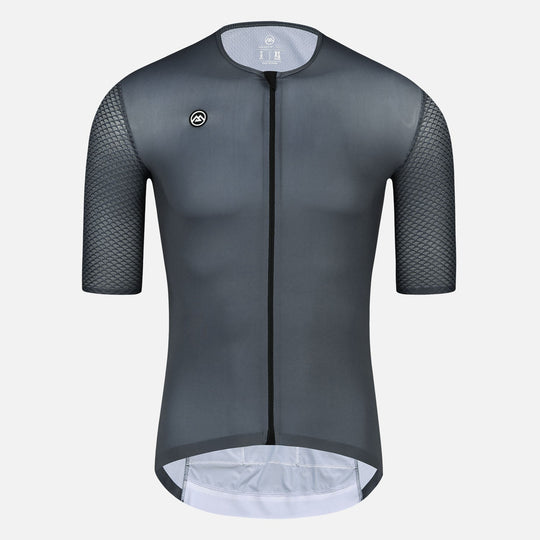 gray cycling jersey