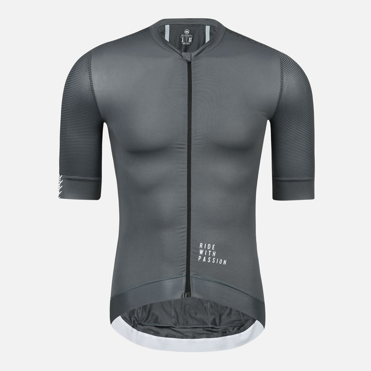 gray cycling jersey